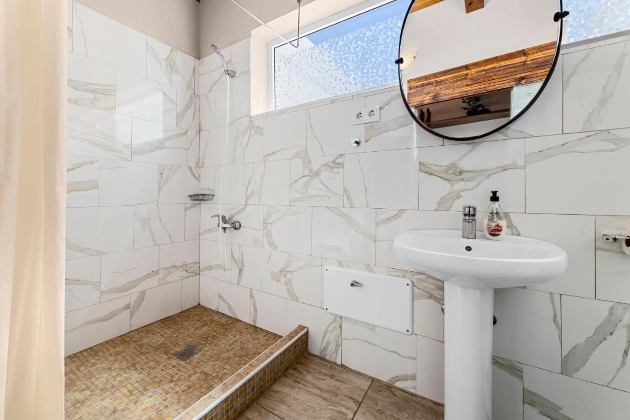E Ensuite Vacation Apartment Lanzarote アレシフェ エクステリア 写真